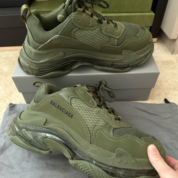 Men, size 40. Come with dust bag only. - Picture 6 of 6